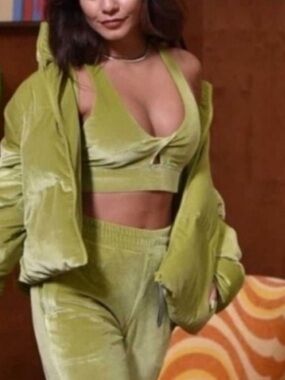 Fabletics Oasis Twist Front Green Velour Velvet Bra Festival